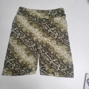 Licifit ABUNDANCE V-CUT SCRUNCH BIKER SHORT